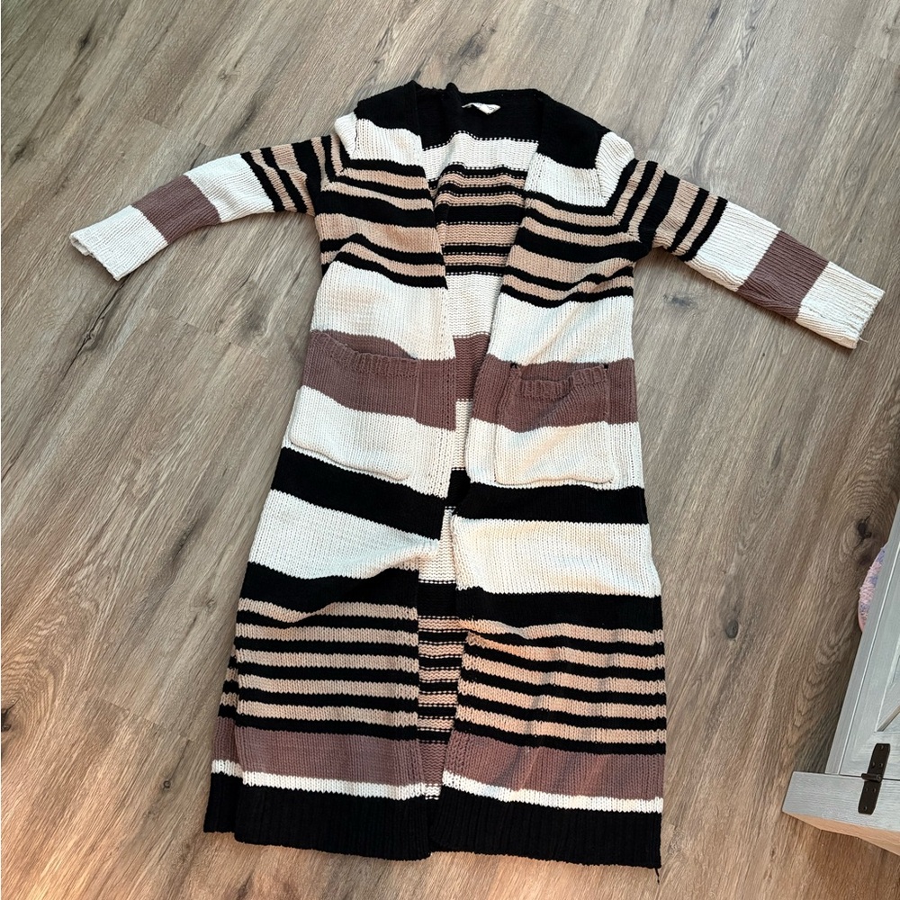 Davi & Dani Black and White Knit Cardigan